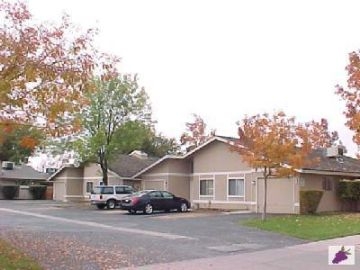 Primary Photo - 5208-5210 E Lowe Ave