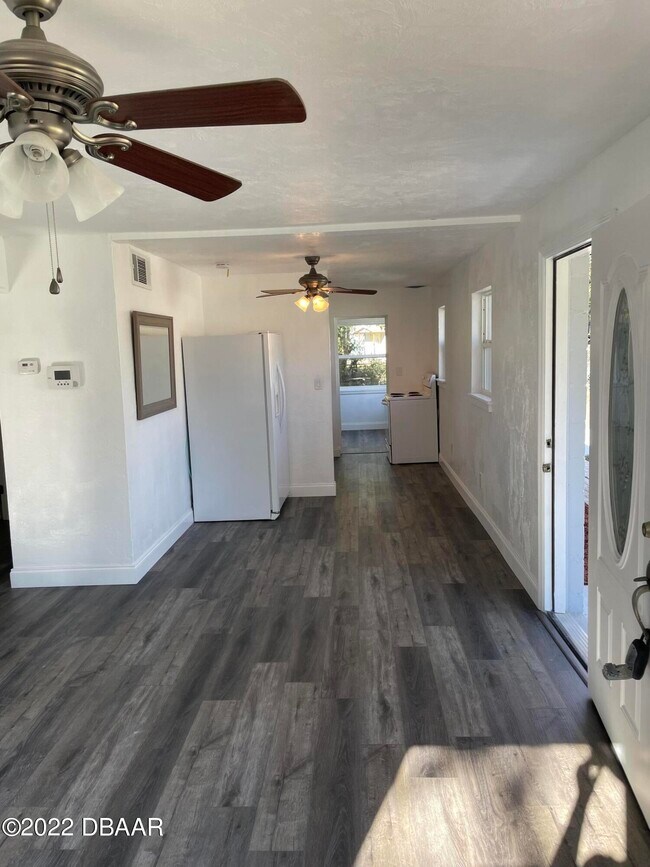 Building Photo - 1220 10th St