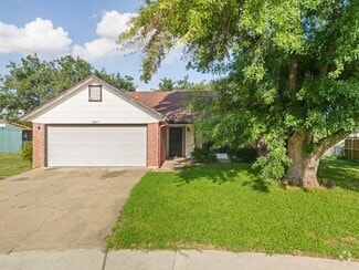 Building Photo - 4802 Canyon Cir
