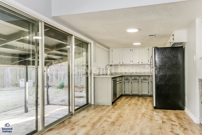 Foto del edificio - MOVE-IN READY! Great 3 Bed, 2 Bath Home in...