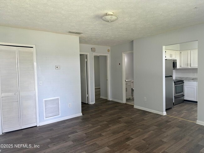 Building Photo - 392 Fortuna Ave