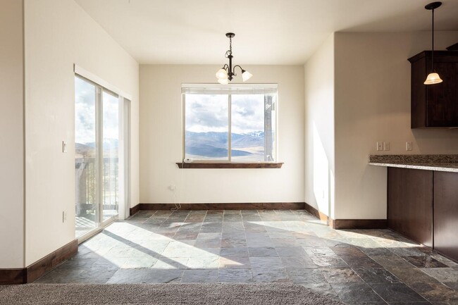 Building Photo - Unfurnished Condo in Black Rock Ridge