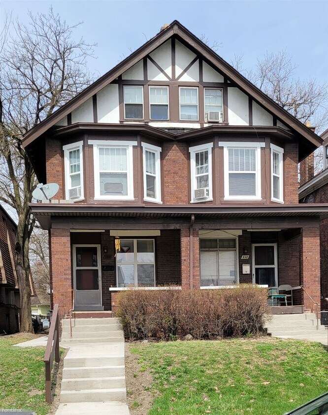 Primary Photo - 2 br, 1 bath 4plex - 352 1/2 E 20th Ave Up...