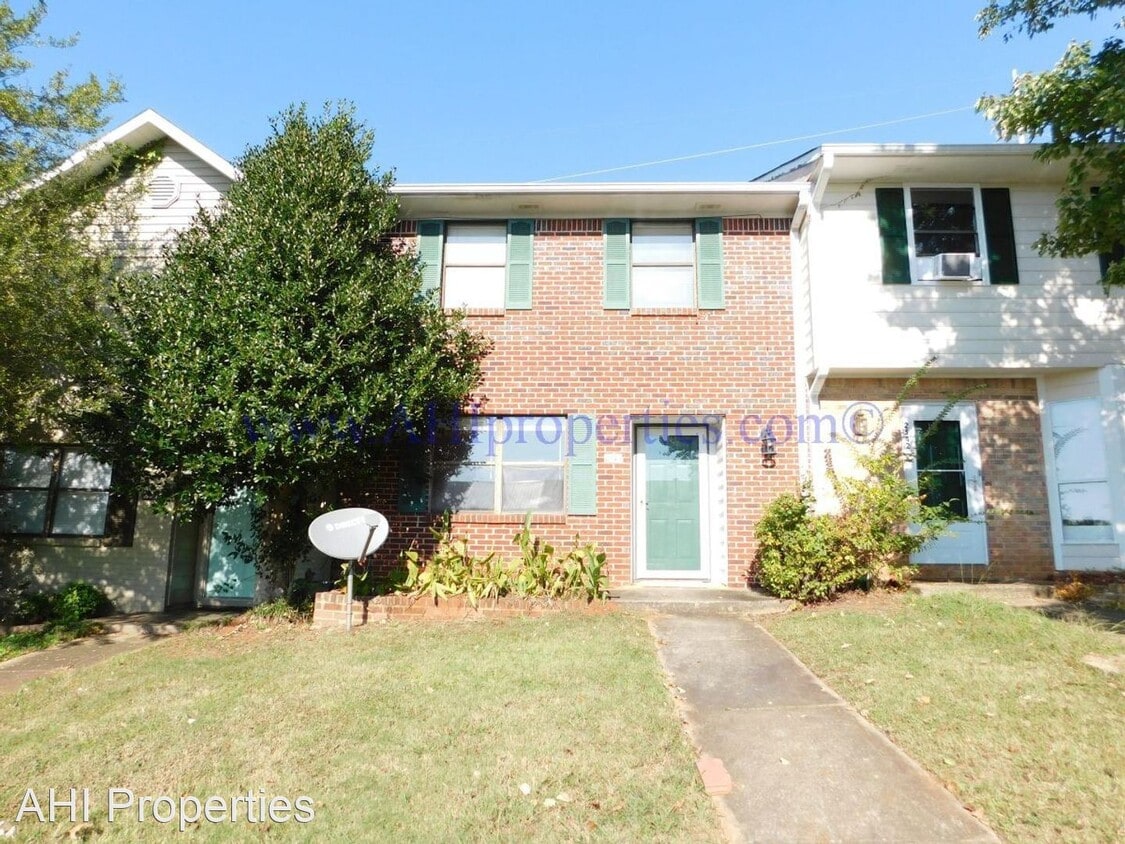 Primary Photo - 3 br, 1.5 bath House - 2540 Hampstead Drive