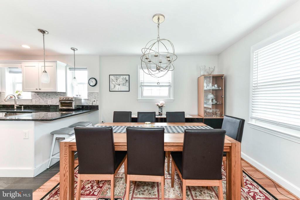 Foto principal - 5900 1st St S