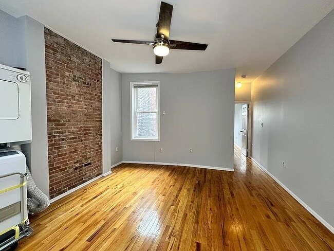 Building Photo - 159 14th St