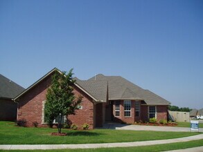Building Photo - 108 Stonebrook Way
