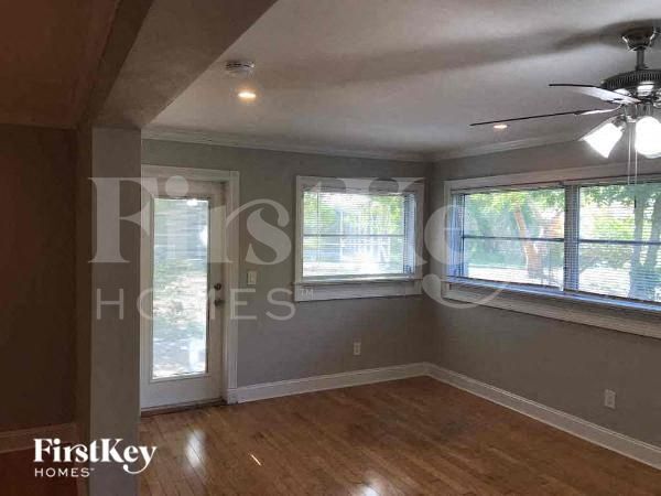 Building Photo - 1376 Burtwood Dr