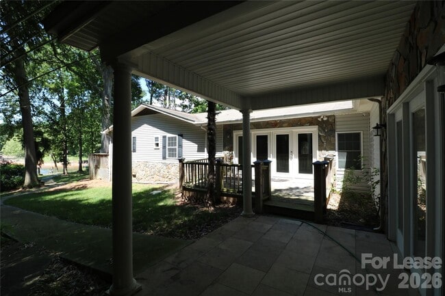 Foto del edificio - 4589 Giles Ave