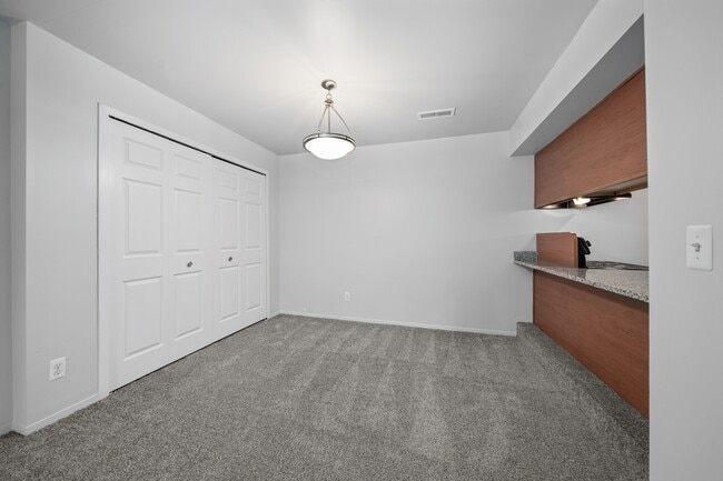 Building Photo - Woodland Villa Apartments