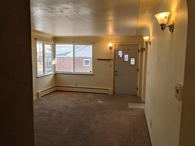 Living room - 4716 W 10th Ave