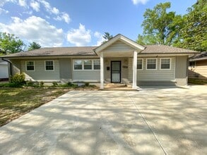 Building Photo - 4152 Rhodes Ave