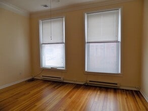 Building Photo - 100 N Main St