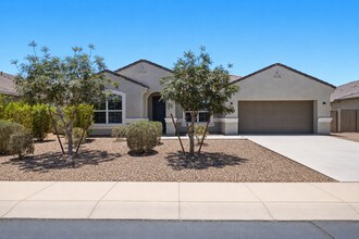 Building Photo - 44587 W Palo Amarillo Rd