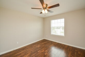 Building Photo - 6003 Hickory Hollow Dr