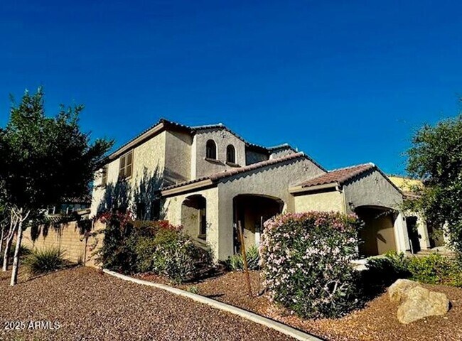 Foto del edificio - Gorgeous 4 bed 3.5 bath with Pool/Spa and ...