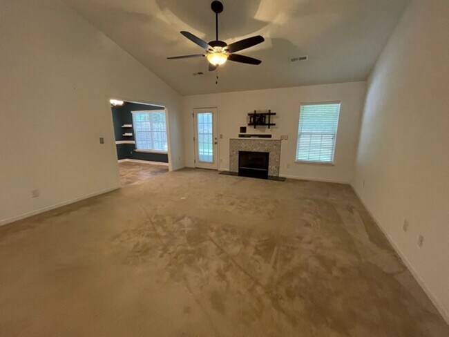 Foto del edificio - Whitsett / Walnut Crossing