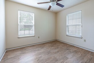 aoa-01.jpg - Ardendale Oaks Apartments