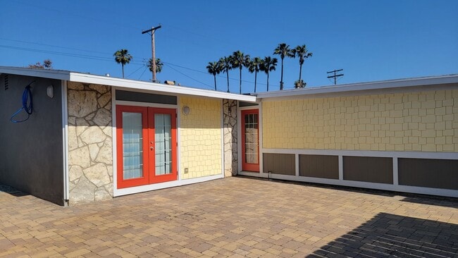 Building Photo - 3 Bed, 2 Bath House for Rent