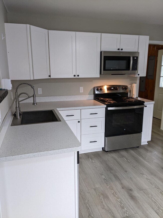 Foto del edificio - 2588 Lake Pleasant Rd S