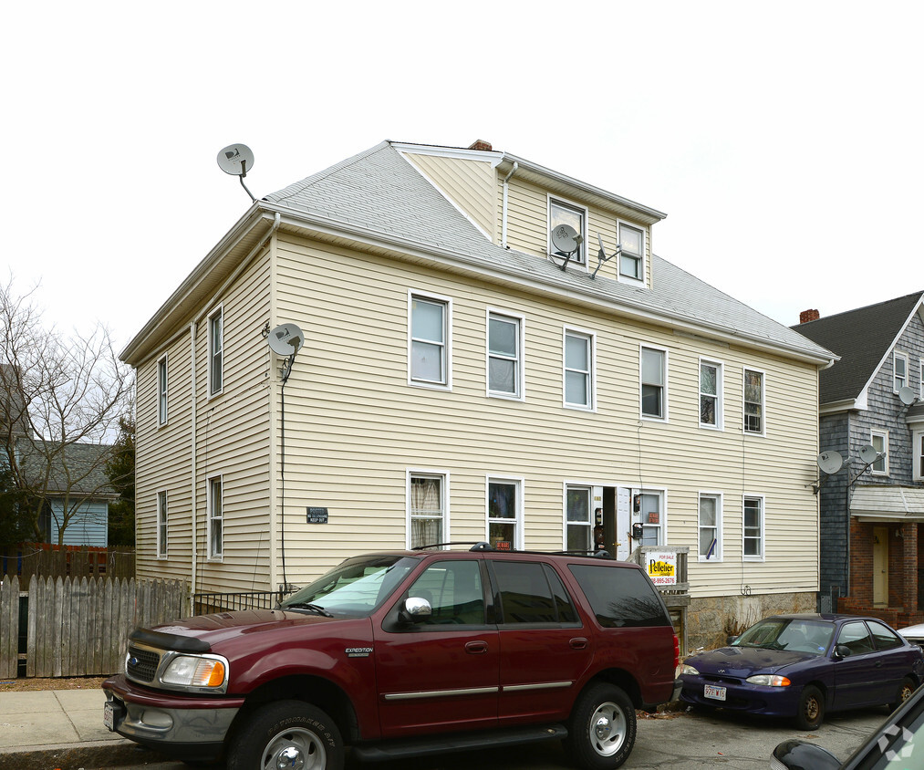 Building Photo - 439-441 Rivet St