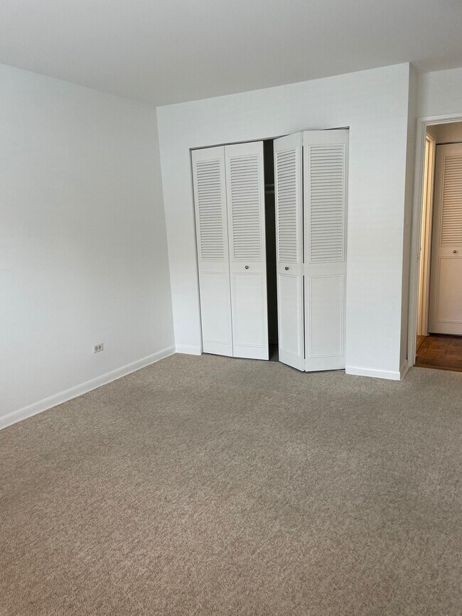 Foto del edificio - 644 W Arlington Pl