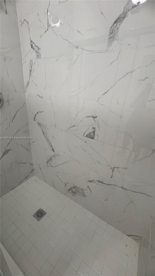 Building Photo - 3 bedroom in Miami Gardens FL 33056