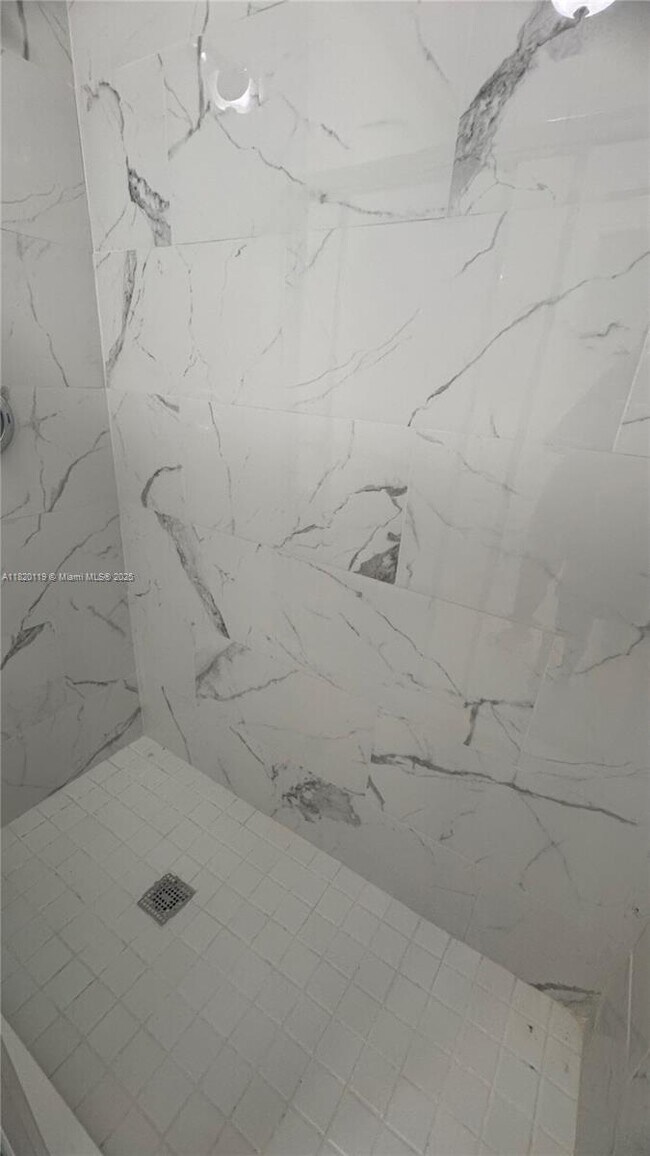 Foto del edificio - 3 bedroom in Miami Gardens FL 33056