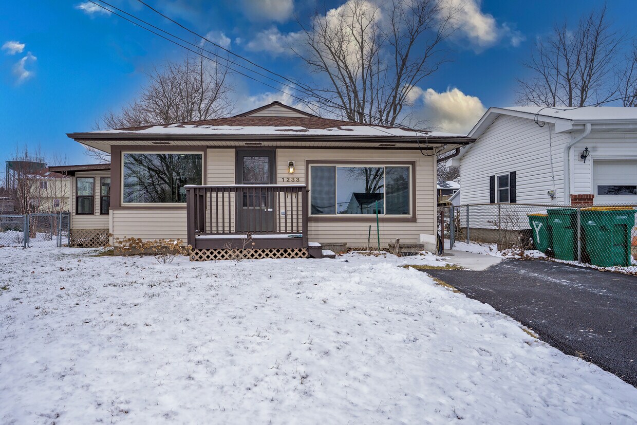 1233 Wild St, Sycamore, IL 60178 House Rental in Sycamore, IL