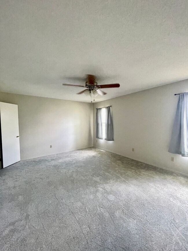 Foto del edificio - 3 bedroom in Andover! Mowing included!