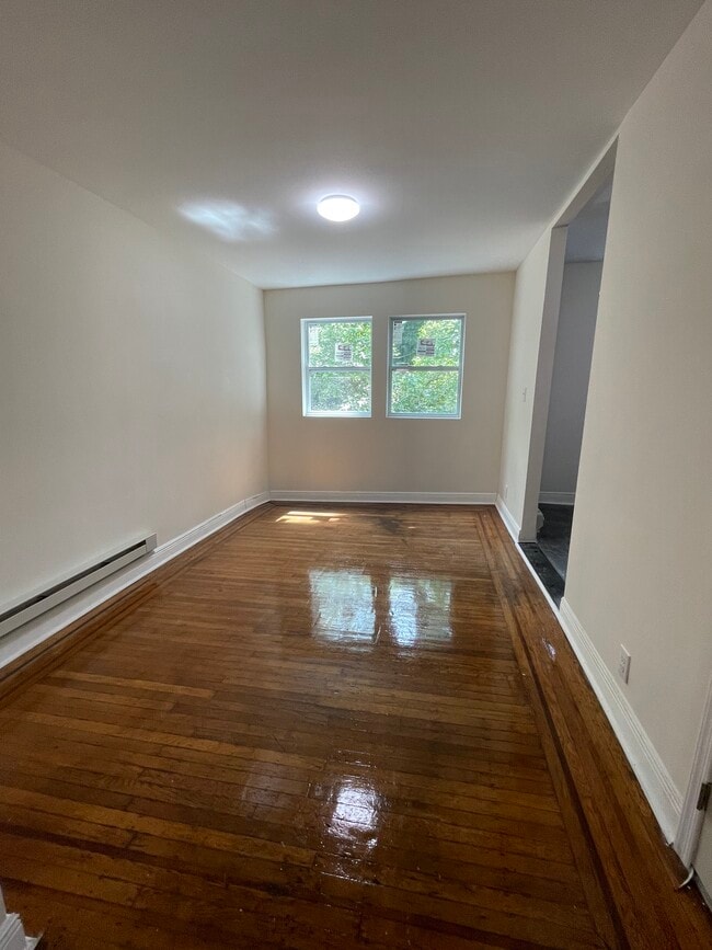 Back Bedroom - 614 E Brinton St