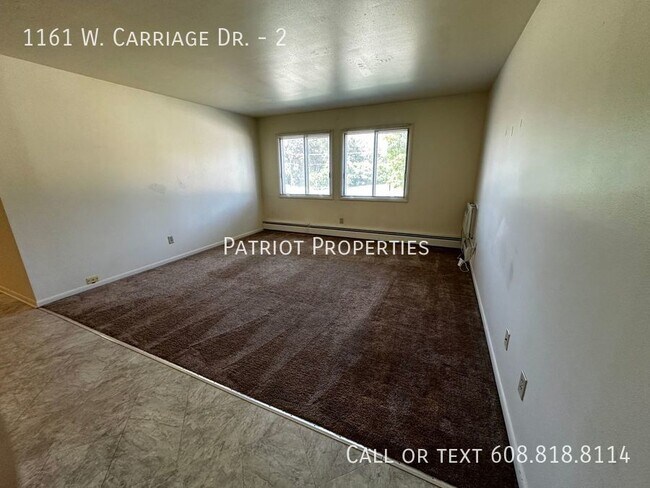 Foto del edificio - 2 bedroom/ 1 bath apartment in Whitewater, WI