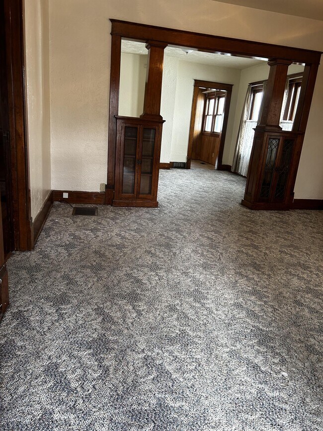 Building Photo - 1523 S Washington St