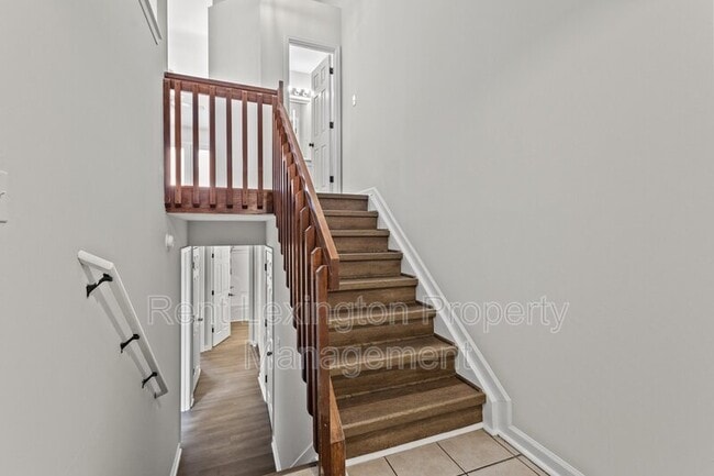 Photo - 412 John Sutherland Dr House