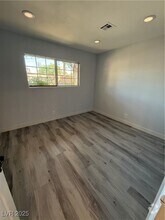 Building Photo - 2208 Glen Heather Way