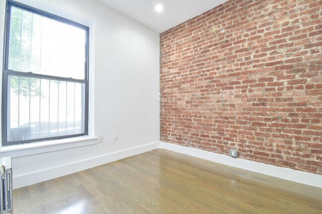 Building Photo - 125 Sterling St