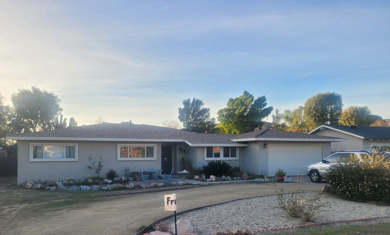 Primary Photo - 3361 Tapo Canyon Rd
