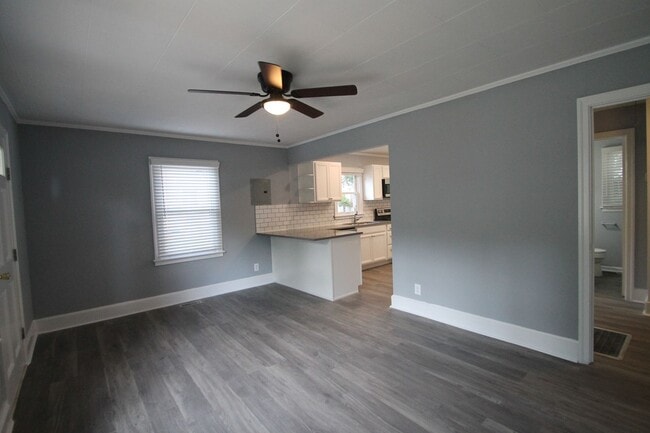 Building Photo - 1058 Ebenezer Ave Ext