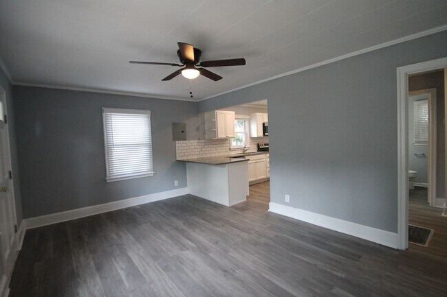 Foto del edificio - 1058 Ebenezer Ave Ext