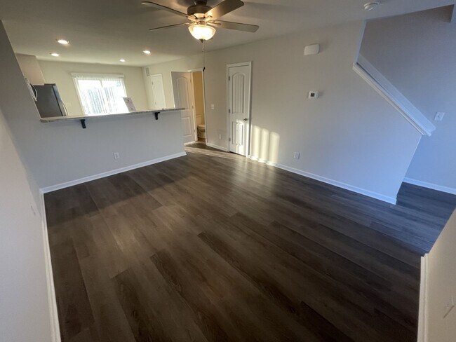 Foto del edificio - 2 bd 2.5 ba townhome