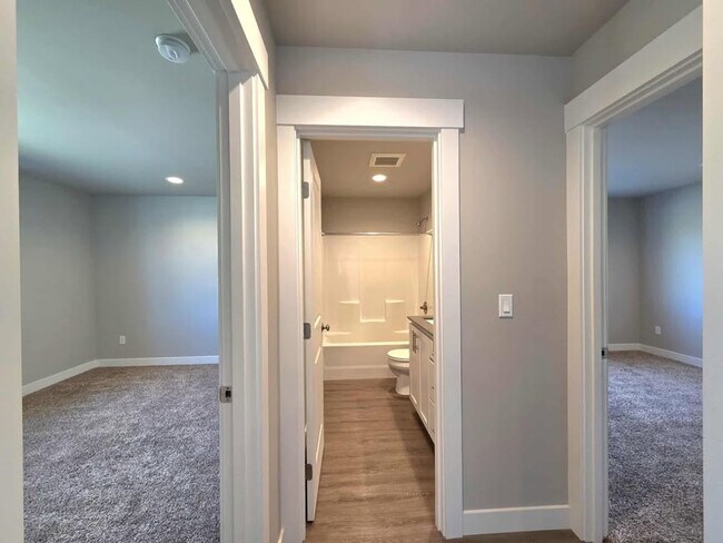 Foto del edificio - New Construction Three Bedroom Two Bath Ra...