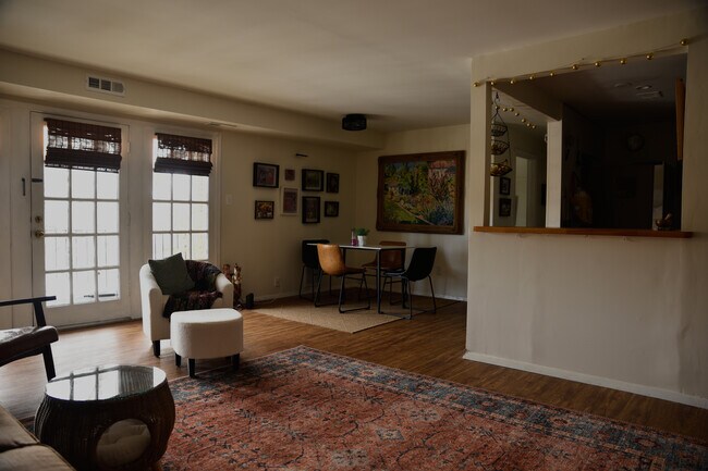 Foto del edificio - 12715 Gordon Blvd