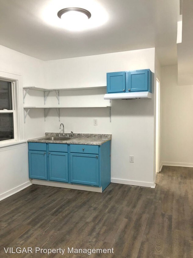 Primary Photo - 809 W 11th Ave