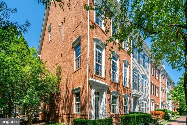 Foto del edificio - 165 Cameron Station Blvd