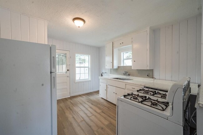 Building Photo - 3710 Cactus St