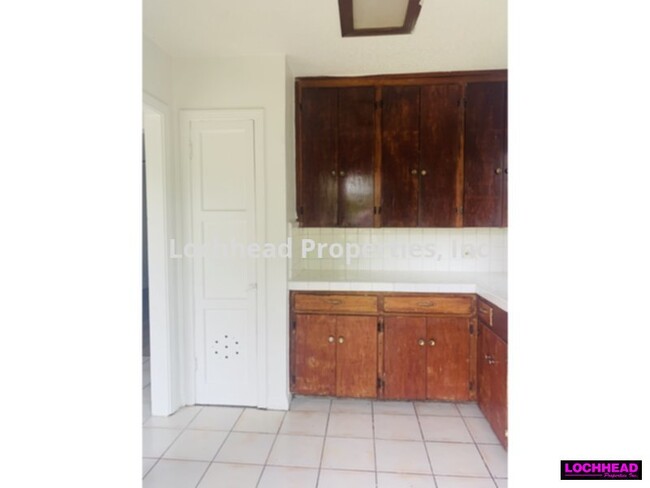 Building Photo - 1 bedroom duplex in Dallas!