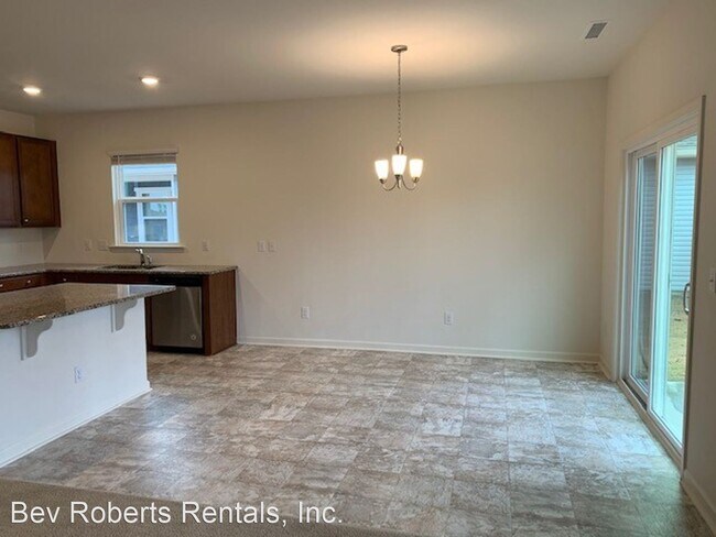 Building Photo - 3 br, 2 bath House - 1149 Noor Lane