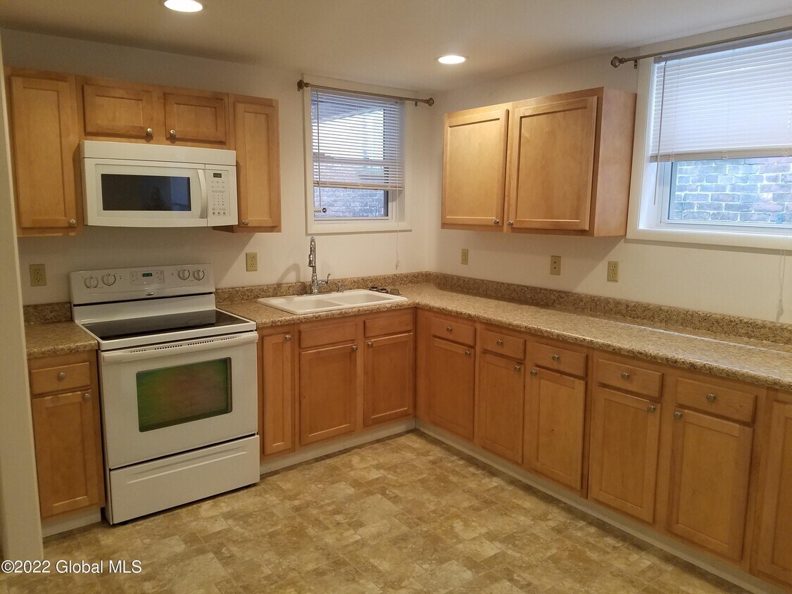 137 Remsen St Unit 2nd Floor Front, Cohoes, NY 12047 Apartment for