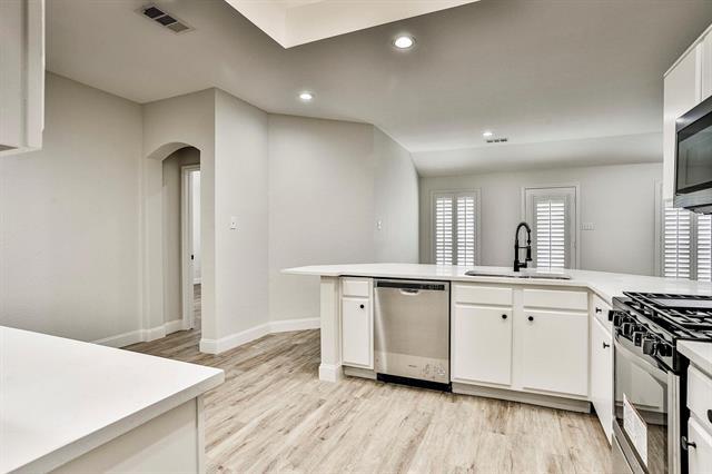 Foto del edificio - 1415 Meadowbrook Dr