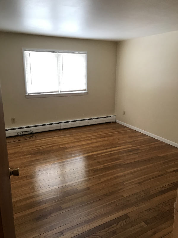 100 Main St Unit 1B, Killingly, CT 06239 - Room For Rent In Killingly ...